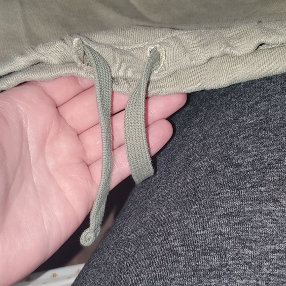 Green old navy long sleeve - Picture 3 of 4